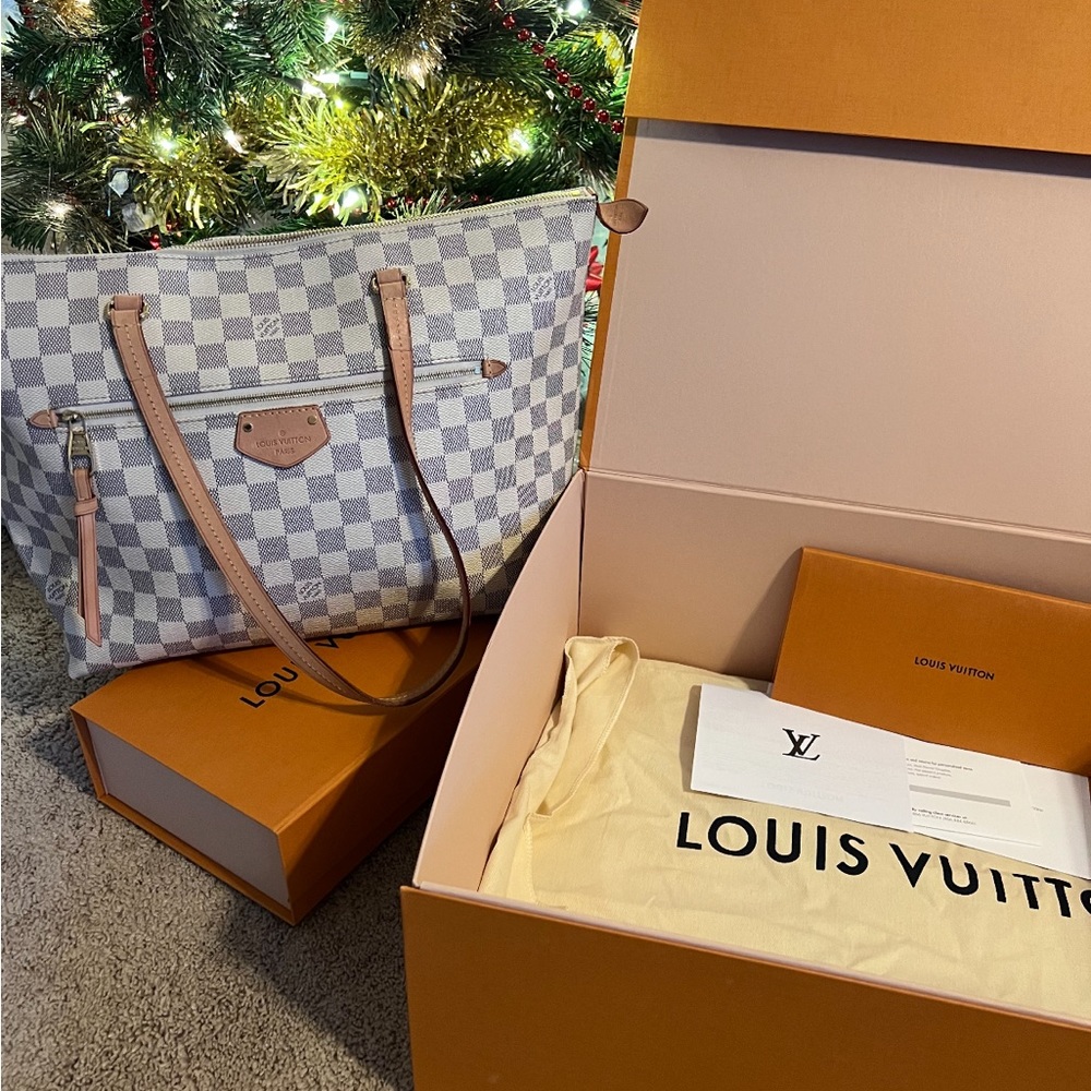 LOUIS VUITTON IÉNA MM